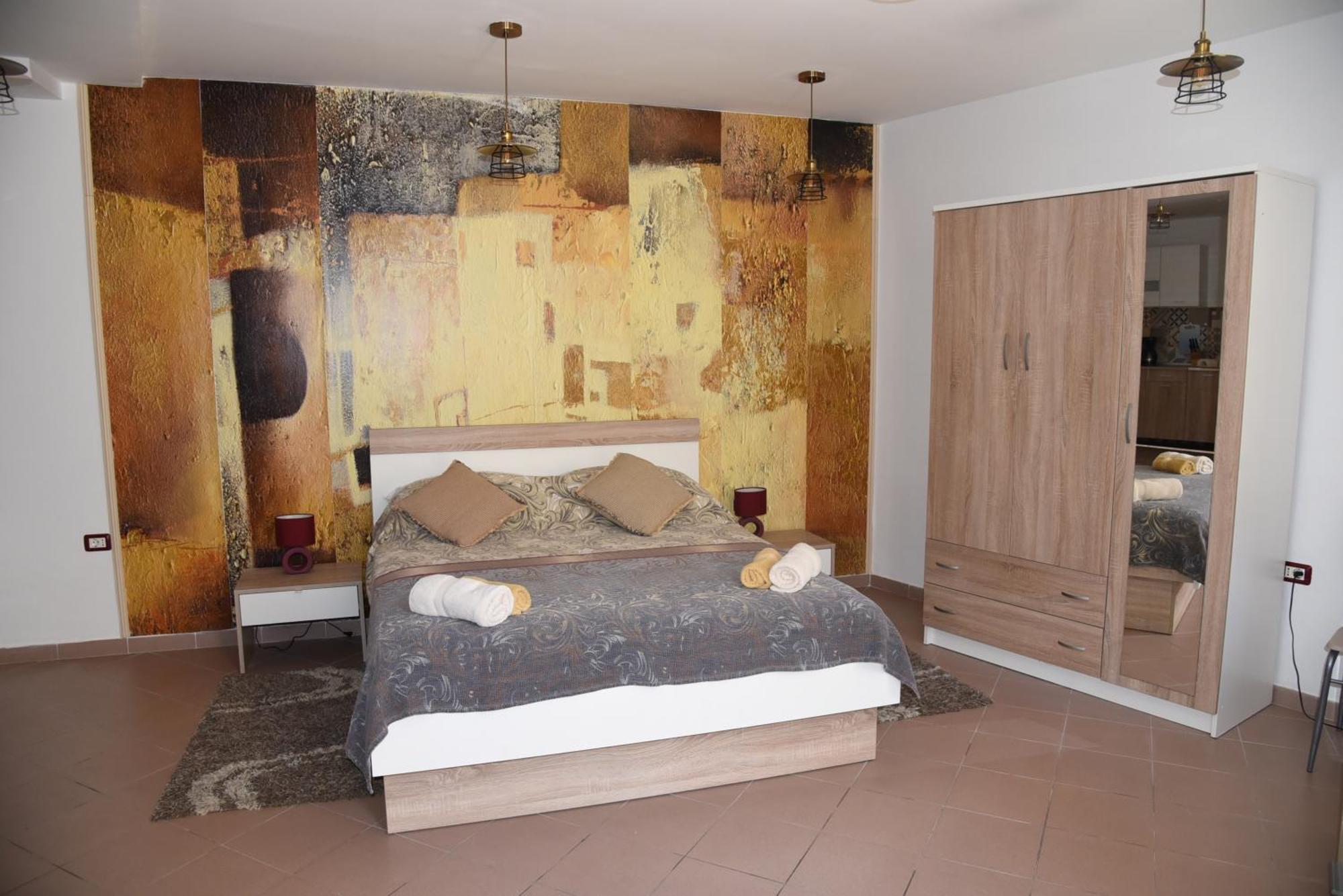 Central Apartments Circolo Ровинь Экстерьер фото