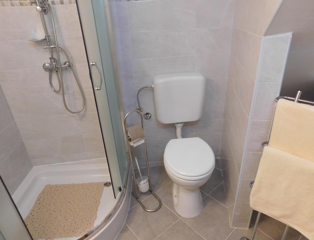 Central Apartments Circolo Ровинь Экстерьер фото