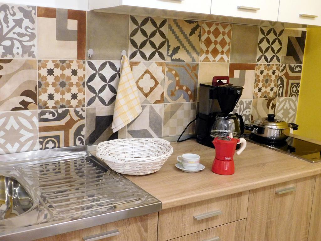 Central Apartments Circolo Ровинь Экстерьер фото