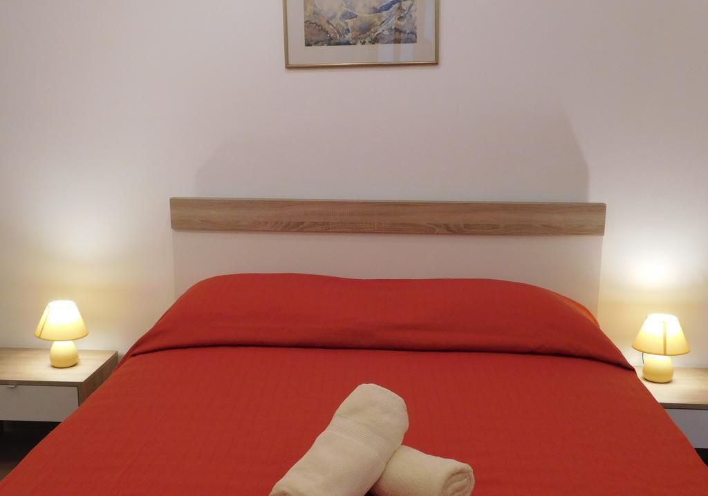 Central Apartments Circolo Ровинь Экстерьер фото